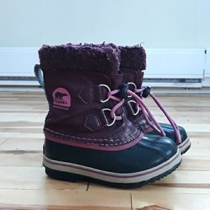 Purple sorel winter boots size 10 kids